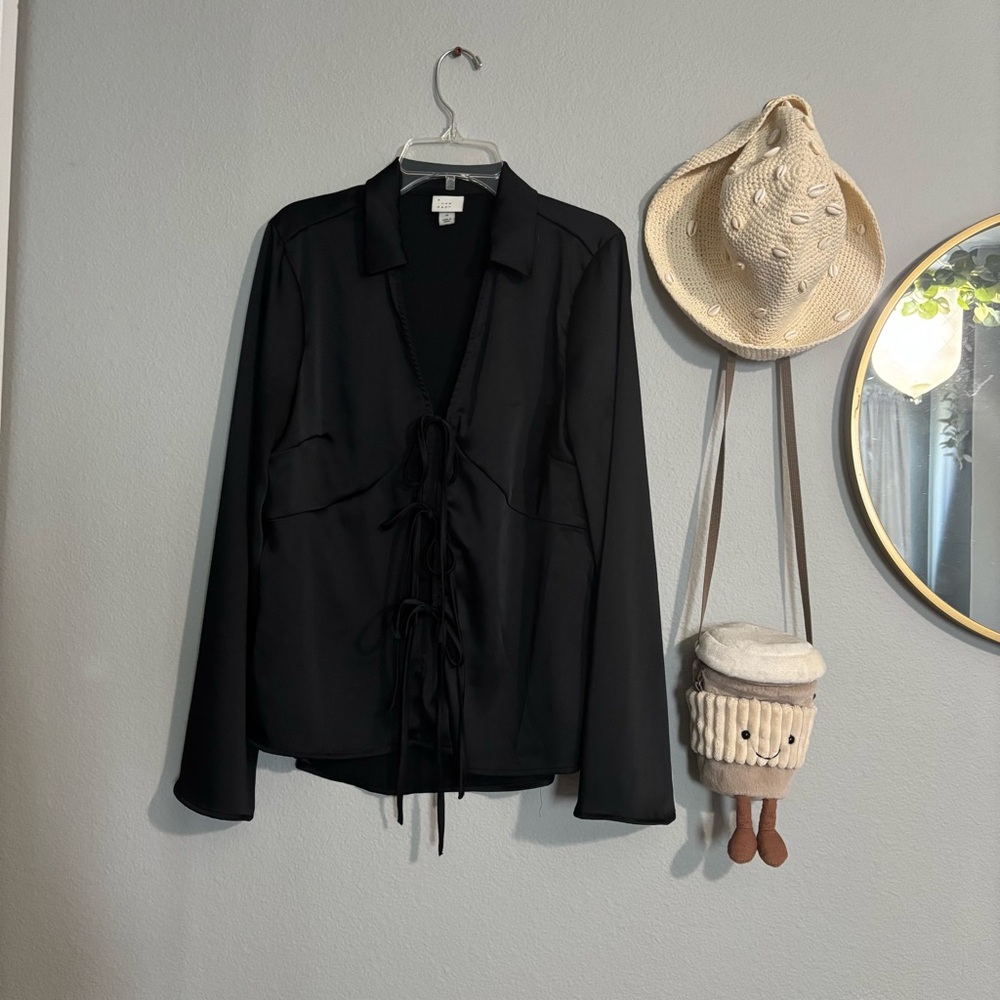 Silk Tie - Front Long Sleeve